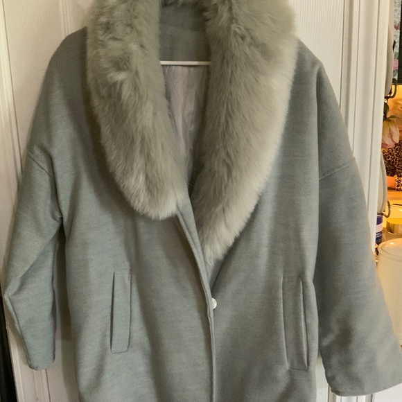 Gray jacket - Picture 1 of 5